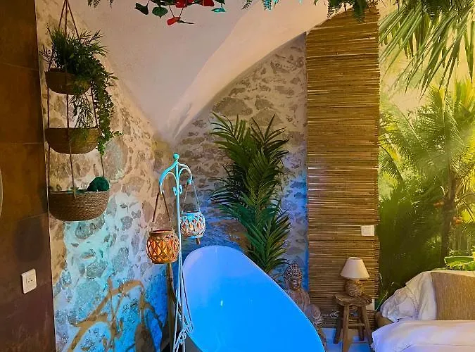Le Bali Safranier Vieil Апартаменты